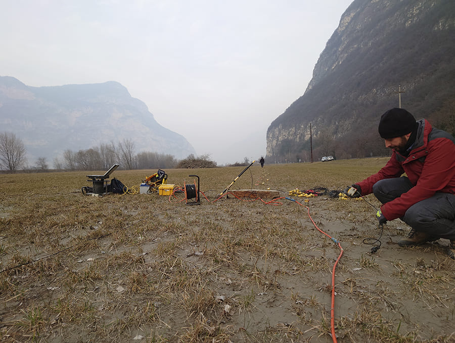 penetrometric tests, core drilling, soil stratigraphy, geotechnical analysis
